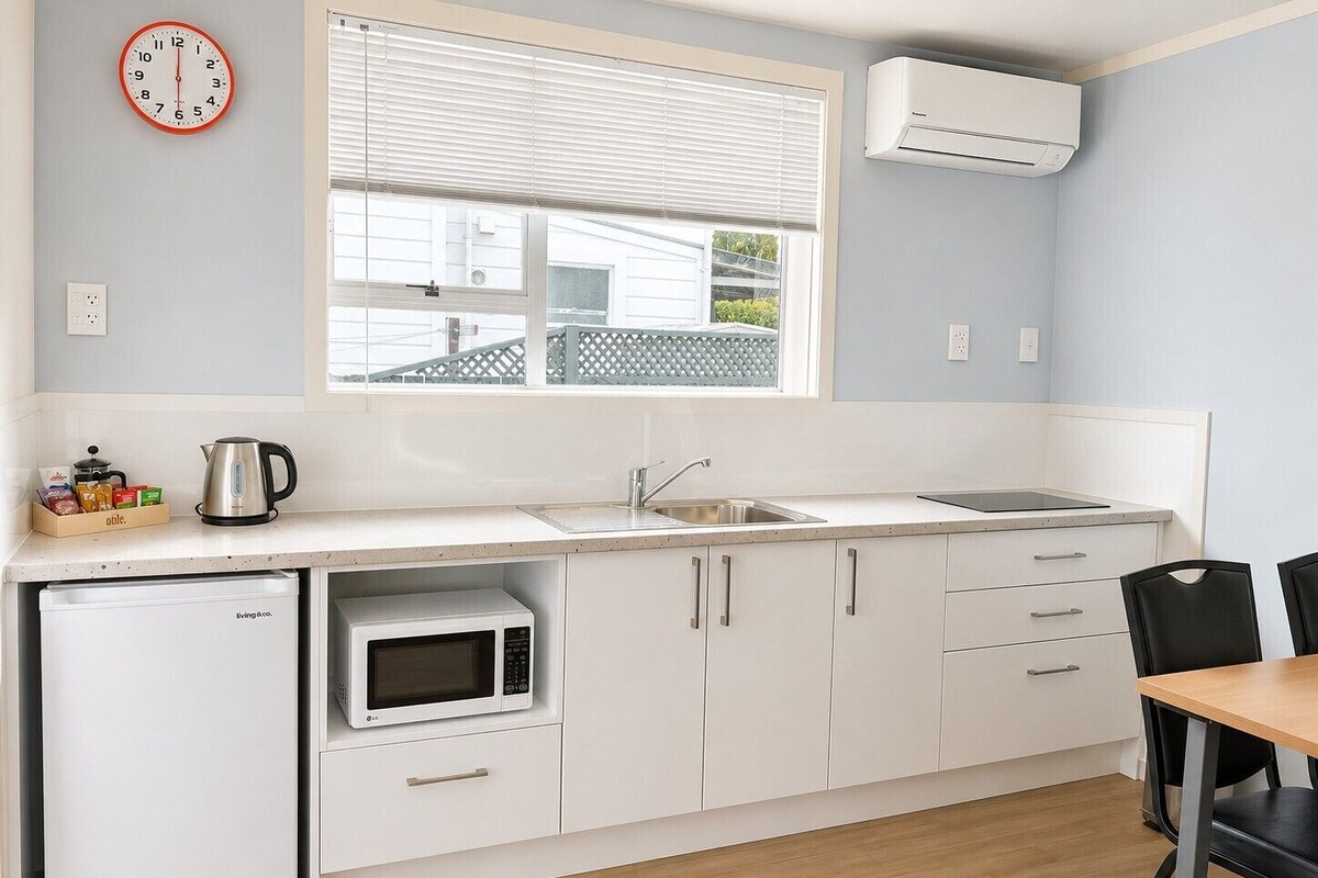 Familiekamer | Privékeuken | Een mini-koelkast, een magnetron, een waterkoker