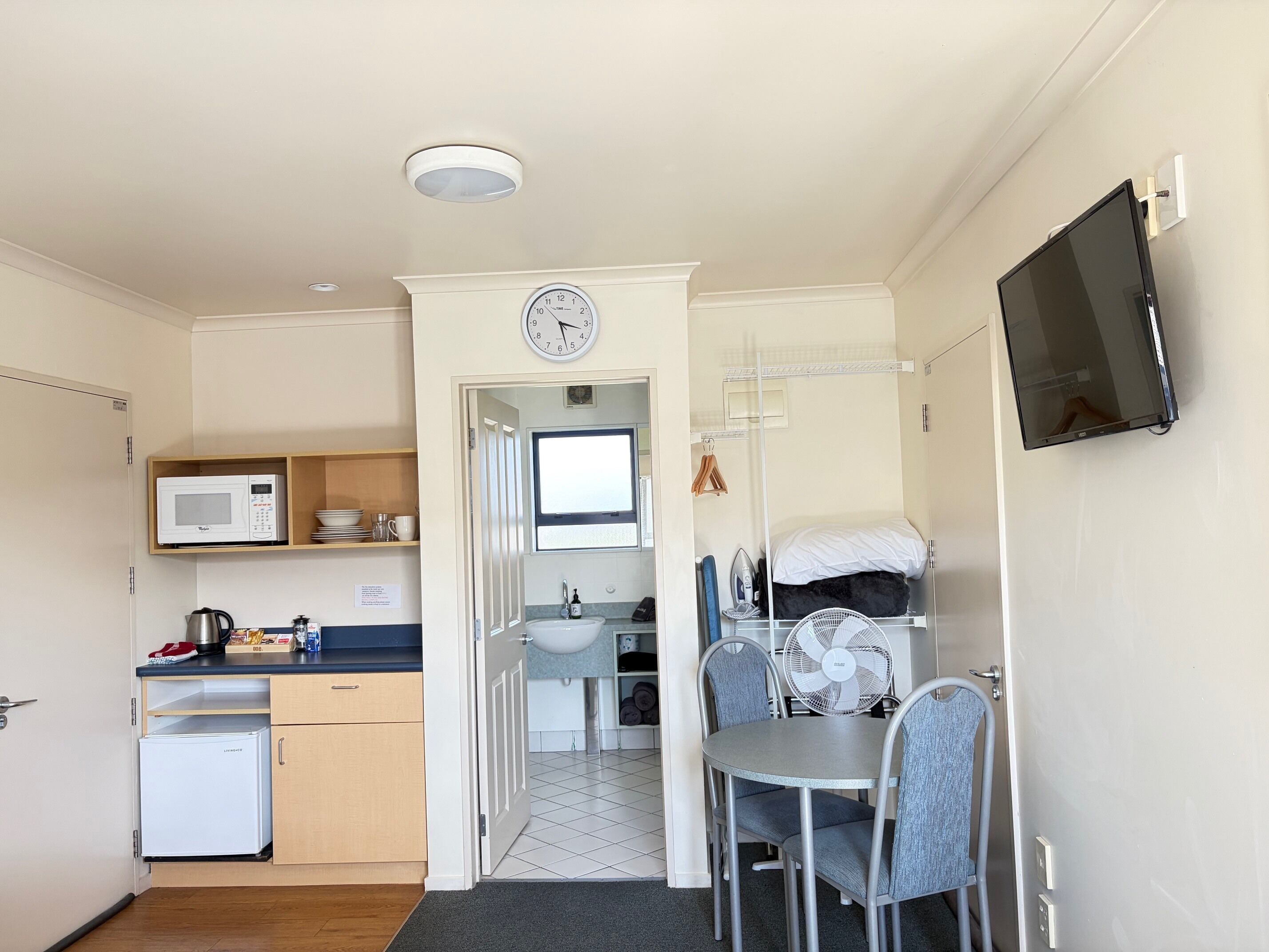 1 soverom, strykejern/-brett, wi-fi (inkludert) og sengetøy