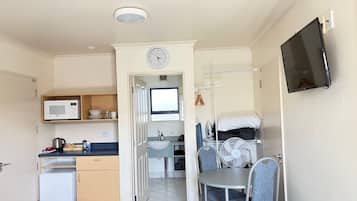 1 soverom, strykejern/-brett, wi-fi (inkludert) og sengetøy