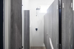 シャワー、レインフォールシャワー、タオル、石鹸