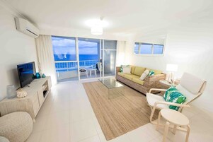 2 dormitorios, decoración individual, mobiliario individual