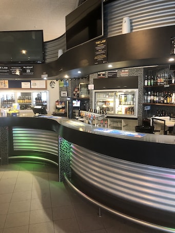 Bar (on property). Tinwald Motels