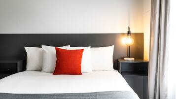 Twin Double Room, Pets Permitted | Individually decorated, individually furnished, desk, iron/ironing board