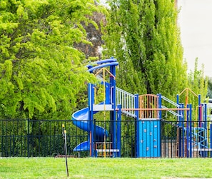 Children’s play area – outdoor