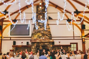 Lounge - Tinaroo Lake Resort (Tinaroo)
