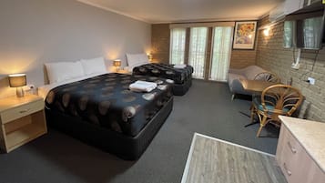 Studio Familial | 1 chambre, décoration personnalisée, ameublement personnalisé, bureau