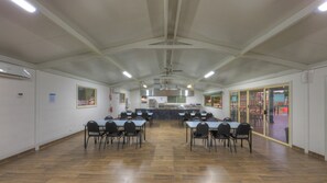 Porch - Yarrawonga Holiday Park (Yarrawonga)