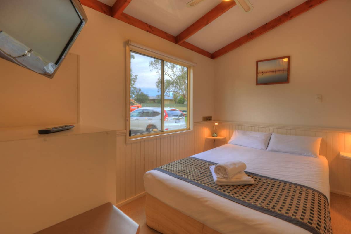 Family Cabin, 2 Bedrooms, River View | Hypo-allergenic bedding available, iron/ironing board (on request)