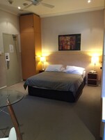 高级双人房, 1 间卧室 | 羽绒被、免费 WiFi、床单