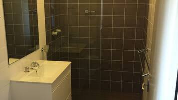 Superior Double Room, 1 Bedroom | Bathroom | Shower, free toiletries, hair dryer, towels