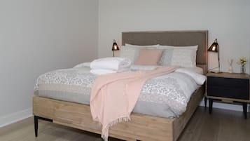 Premium Room, Non Smoking (Premium Suite) | Iron/ironing board, free WiFi, bed sheets