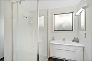 Shower, free toiletries, hair dryer, towels