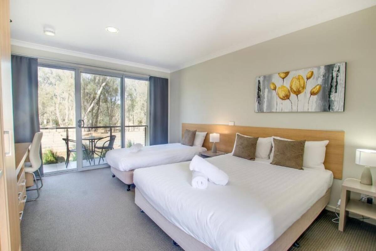 riverview king studio | 1 bedroom, minibar, iron/ironing board, free wifi