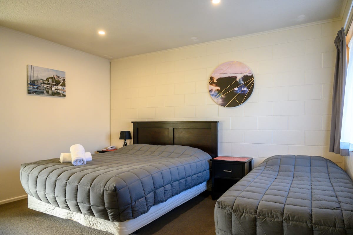 Comfort Double or Twin Room, 2 Twin Beds, Kitchenette | 1 bedroom, desk, iron/ironing board, free WiFi