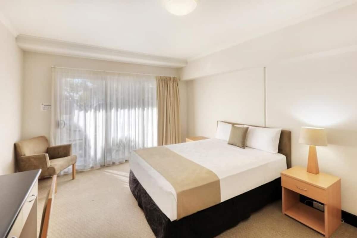 1 chambre, literie de qualité supérieure, bureau