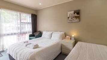 Comfort Twin Room | Iron/ironing board, free WiFi