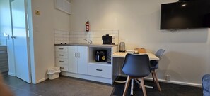 Comfort Double Room, Air conditioning | Private kitchen - Motel 22 (Lower Hutt)