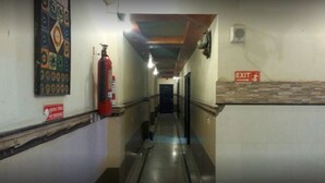 Hallway - Hotel Centra Inn (New Delhi)
