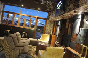 Bar (on property) - Formby Hotel (Devonport)