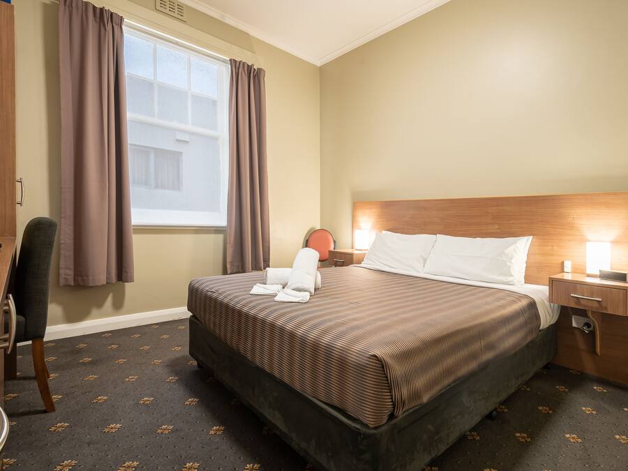 Superior Room, 1 Queen Bed | Free WiFi, bed sheets