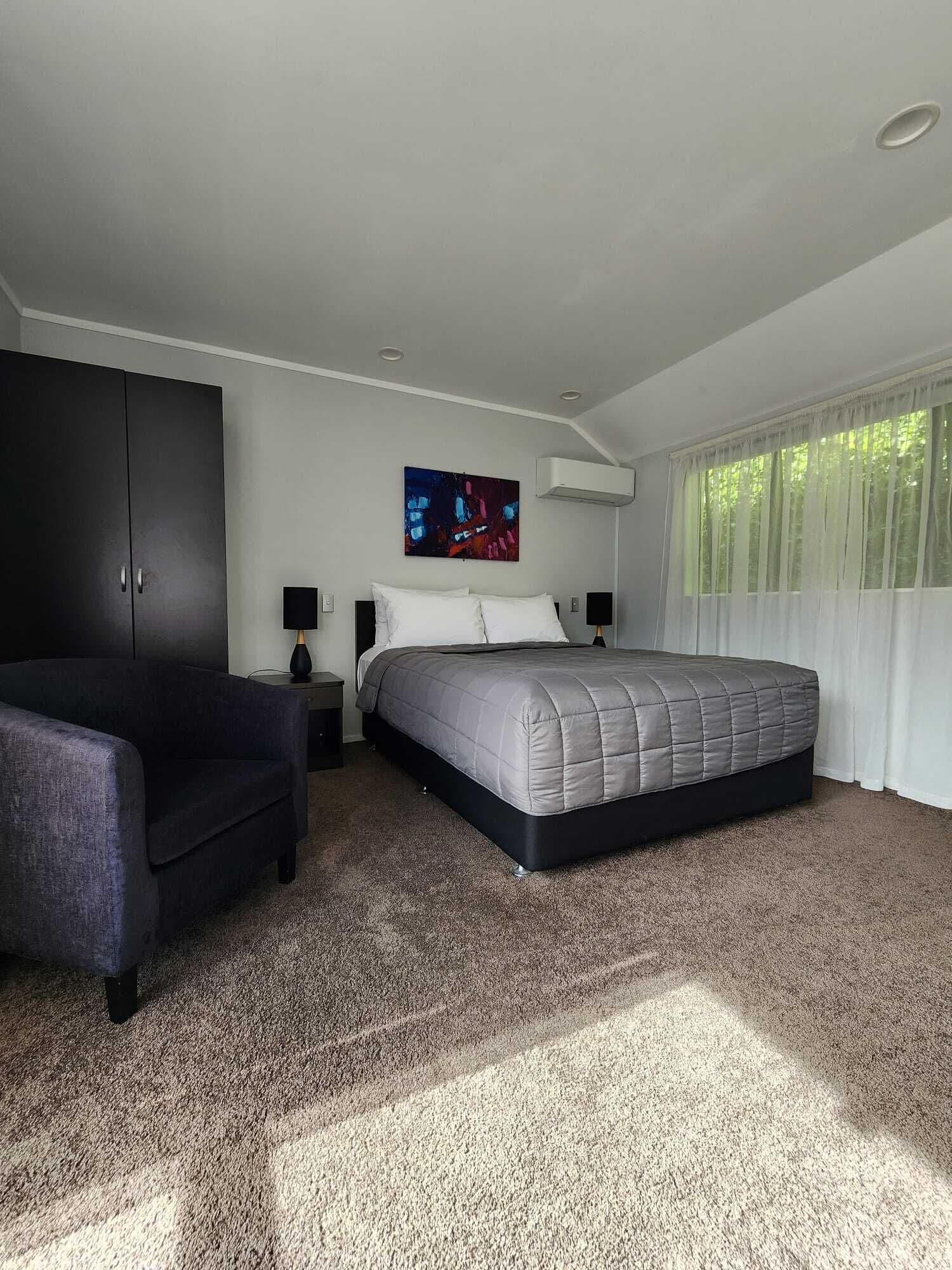 Standard-Studio, 1 Queen-Bett, Nichtraucher, mit Bad | Hochwertige Bettwaren, Bügeleisen/Bügelbrett, kostenloses WLAN