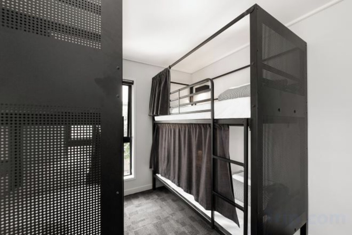 Zimmersafe, kostenloses WLAN, Bettwäsche