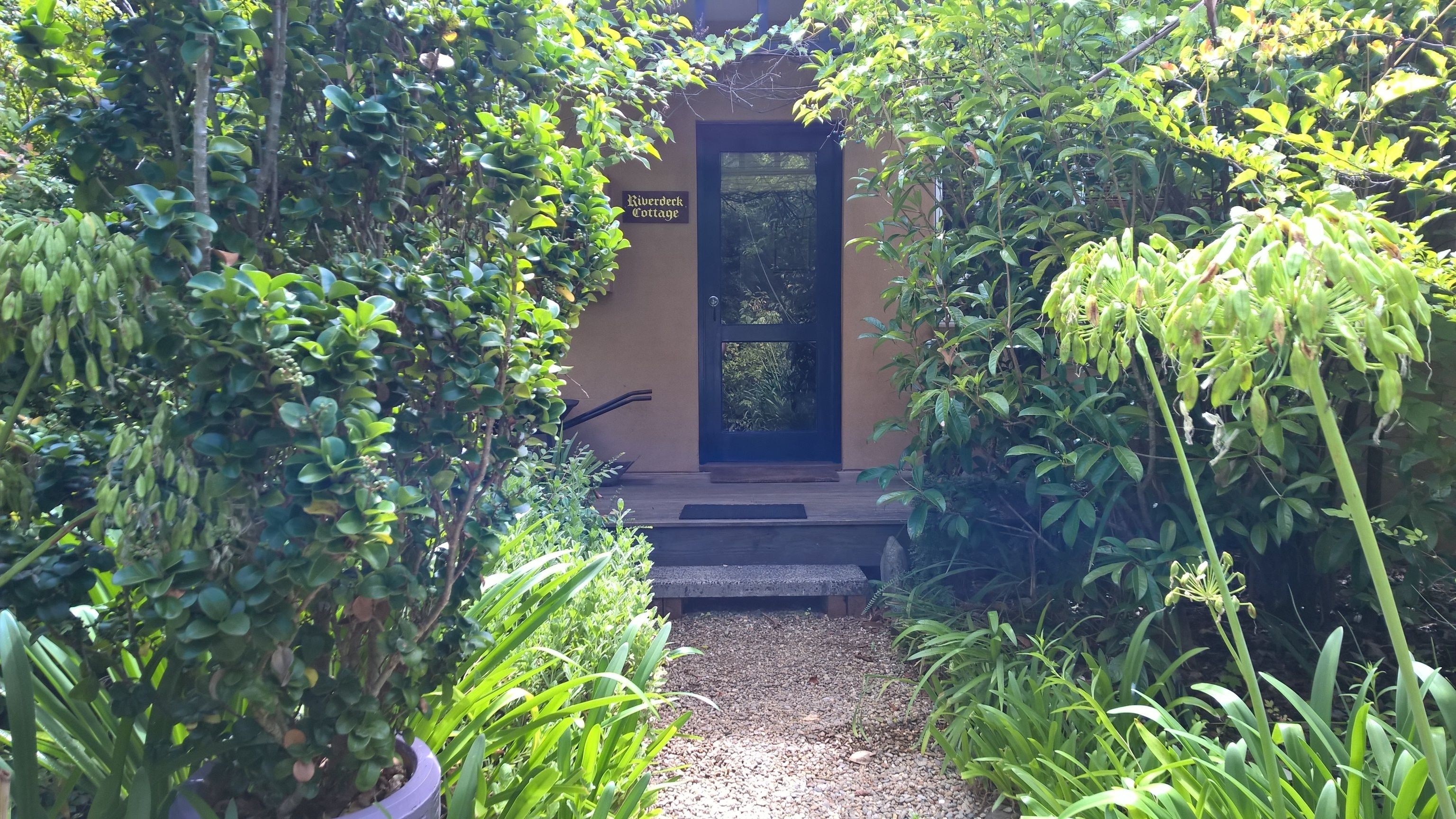Riverdeck Cottage | Garden