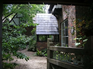 Lychgate Apartment | Garden