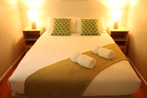 Tabla de planchar con plancha, cunas gratuitas y wifi gratis 