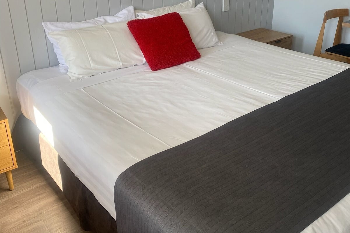 Bügeleisen/Bügelbrett, kostenloses WLAN