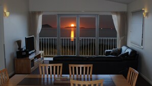 ラグジュアリー ハウス 3 ベッドルーム バルコニー オーシャンビュー (Beach House) | リビング エリア