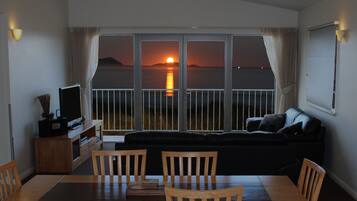 Luxury House, 3 Bedrooms, Balcony, Ocean View (Beach House) | Living area