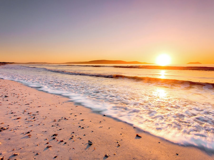 Beach nearby, beach towels, windsurfing, kayaking