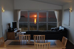 Casa de lujo, 3 habitaciones, balcón, vistas al mar (Beach House) | Zona de estar