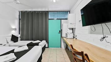 Camera Standard (Triple Room) | Bagno | Asciugacapelli, asciugamani