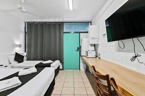Bathroom - Maryborough City Motel (Maryborough)