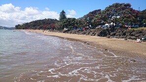 Sur la plage, serviettes de plage
