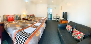 1 habitación, ropa de cama de alta calidad y escritorio