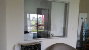奢華客房, 非吸煙房, 小廚 (Luxury LakeView  Room) | 內部