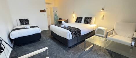 Lake View, Queen Studio | Ropa de cama de alta calidad y decoración individual