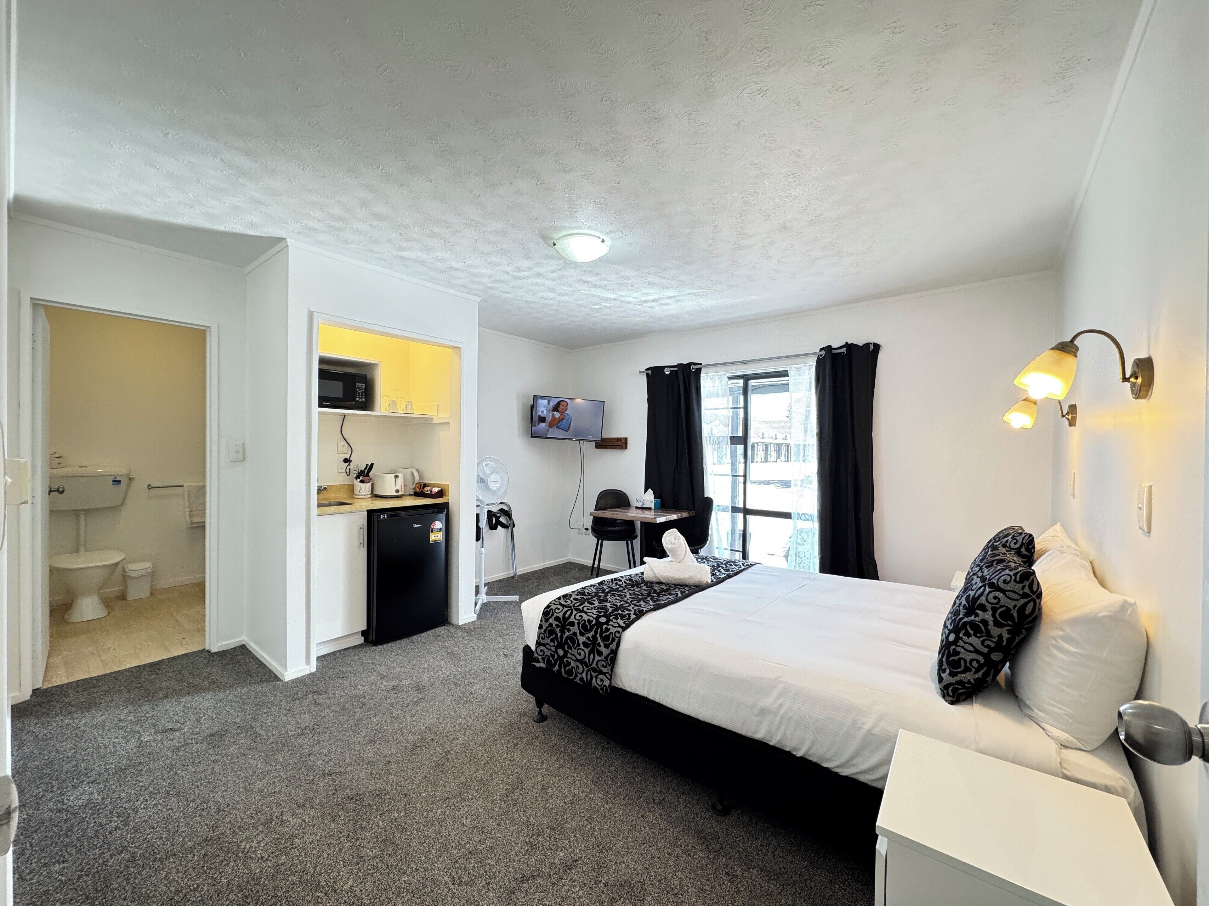 Standard Studio | Premium bedding, individually decorated, individually furnished