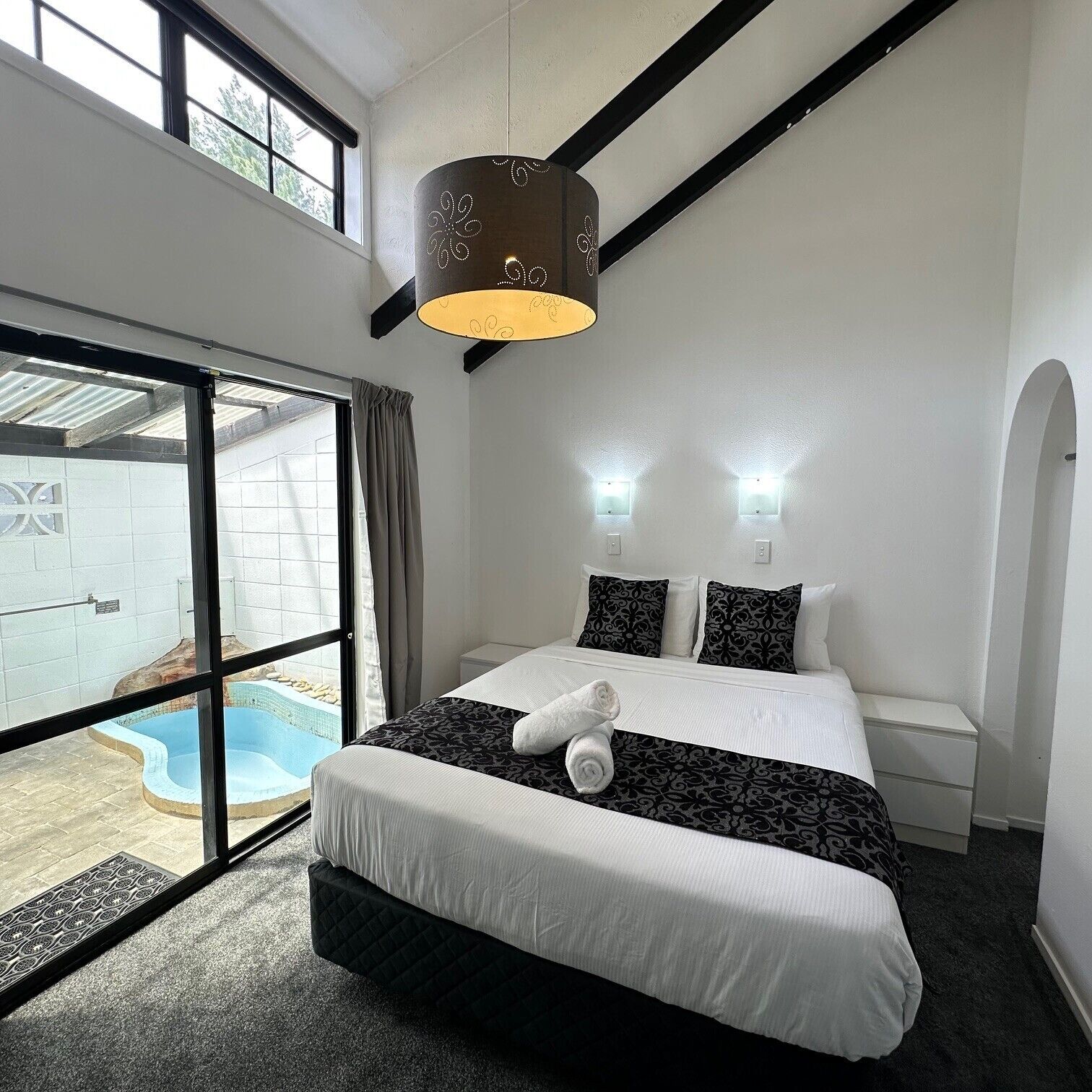 Family Unit with Thermal Pool | Bathroom | Shower, free toiletries, towels, soap