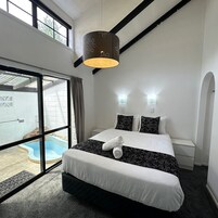 Family Unit with Thermal Pool | Bathroom | Shower, free toiletries, towels, soap