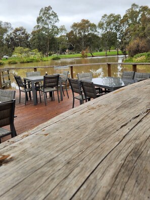 Dîner servi sur place, restauration en plein air
