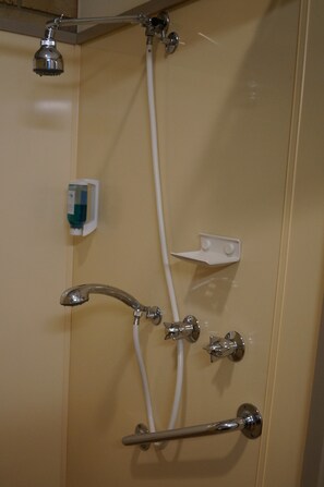 Disability Access Suite (Sleeps 2-3) | Bathroom - Magdala Motor Lodge & Lakeside Restaurant (Stawell)