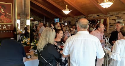 Magdala Motor Lodge & Lakeside Restaurant