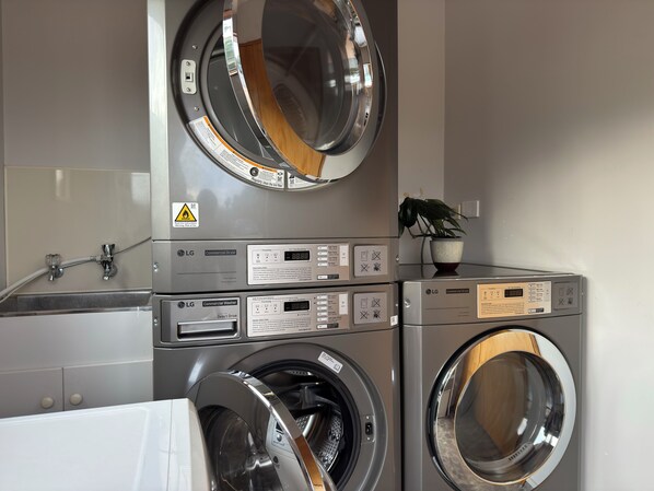 Laundry room - ASURE Ambassador Motor Lodge (Oamaru)