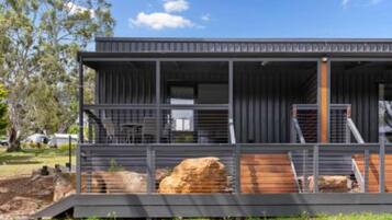 Deluxe Studio Lakeview Cabin (2 Queen) | View from room