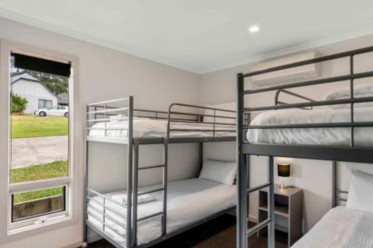 Superior cottage, 3 slaapkamers, uitzicht op meer | Luxe beddengoed, verduisterende gordijnen, een strijkplank/strijkijzer