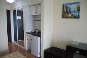 Habitación Deluxe, no fumadores | Ropa de cama de alta calidad y minibar con artículos gratuitos